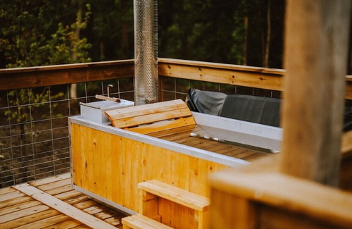 Sodus Casa | Finger Lakes Entire Resort (Treehouses 1 through 5)