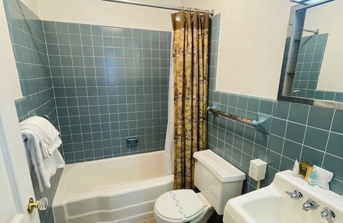 Clemmons Apartamento | Clemmons Room queen - Non- Smoking- No Pet