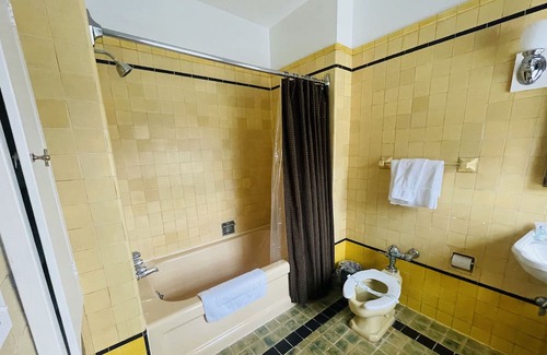 Clemmons Apartamento | Walnut Room 2 double - Non- Smoking- No Pet