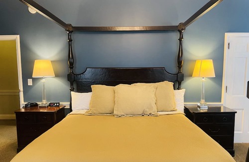Clemmons Apartamento | Johnson Room King - Non- Smoking- No Pet