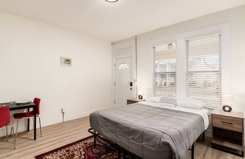 Weinland Park Apartamento | Chic Studio near OSU - Sleeps 2