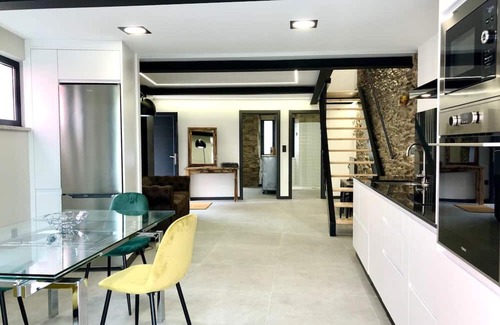 Viveiro Casa | The Cliffs - Port Celeiro
