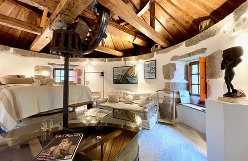 Porto do Barqueiro Casa | The Cliffs - The Painted Mill