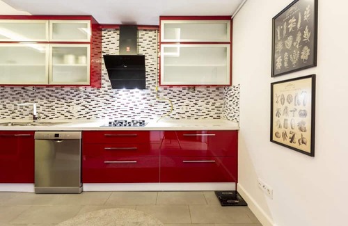Macka Apartamento | Sleek and Central Flat with Backyard in Besiktas