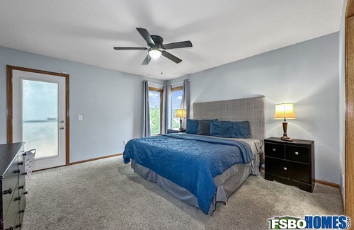 Pleasant Hill Casa | Executive house just 10 min Downtown Des Moines 5BR 3 1/2bath 2car Indoor garage