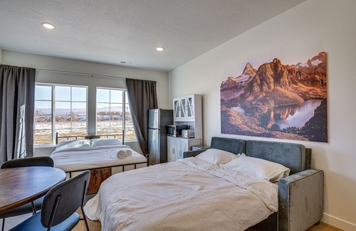 Heber Apartamento | Mountain-View Studio ~ 19 Mi to Park City!
