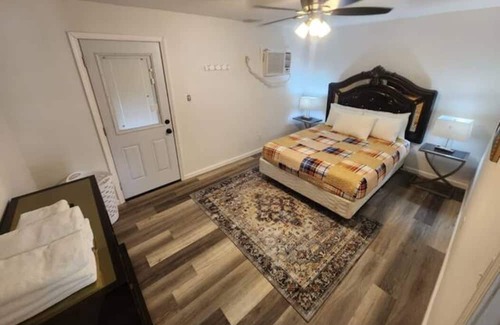 Whitehaven Cabaña | Spacious Gated 1 BR Cottage with washer and dryer