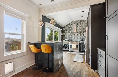 Strawberry Hill Apartamento | Beautiful Home with Stunning Views