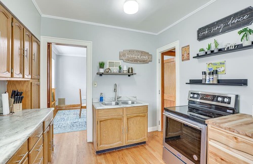 Aksarben - Elmwood Park Casa | Pet-Friendly Omaha Vacation Rental with Deck!