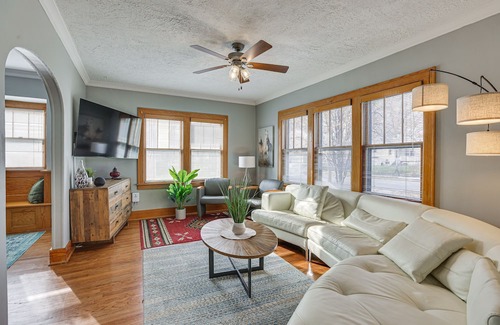 Aksarben - Elmwood Park Casa | Pet-Friendly Omaha Vacation Rental with Deck!