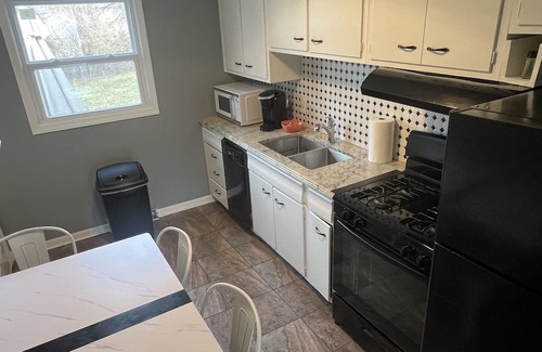 Shawnee Casa | Cozy two bedroom home near downtown Shawnee