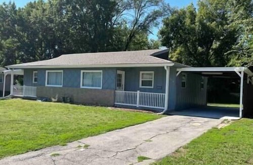 Shawnee Casa | Cozy two bedroom home near downtown Shawnee