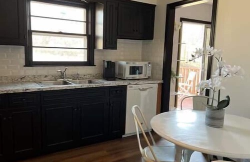 Merriam Casa | Cozy, fully remodeled home near downtown KC