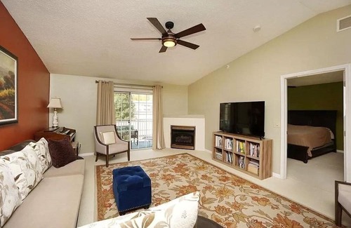 Roselawn Finance Condominio | Beautifully furnished 2BR in a quiet cove in the heart of Cincinnati.