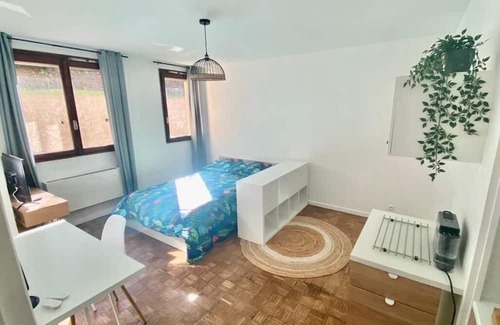 Le Redon Apartamento | Vrbo Property