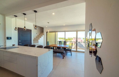Telchac Puerto Apartamento | Beachfront 3BR PH, Private Jacuzzi, Rooftop, Gym!