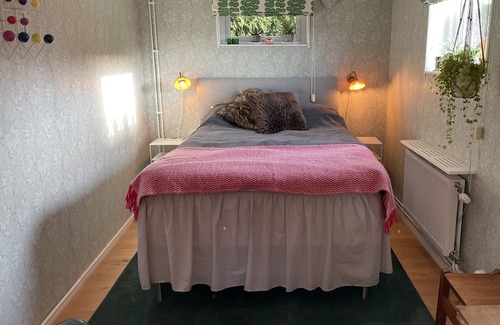 Enskede Apartamento | Cosy basement flat in the heart of Tallkrogen - your perfect Stockholm oasis