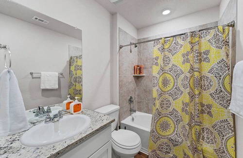 San Antonio Casa | NEW Private Queen BR w/ dedicated workstation