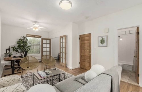 Whittier Condominio | Modern furnished apartment ideally for traveling nurses. Stay in style