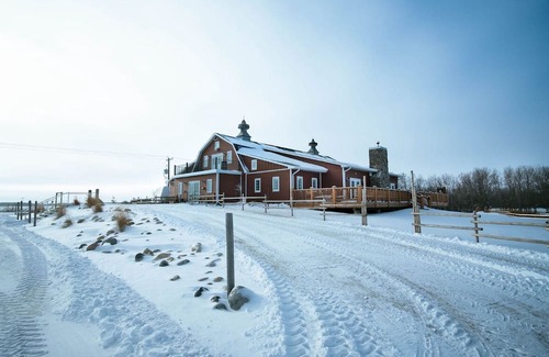 Niverville Casa | Marigold Cottage, a stunning prairie getaway in the beautiful Red River Valley.