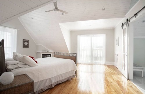 Niverville Casa | Marigold Cottage, a stunning prairie getaway in the beautiful Red River Valley.