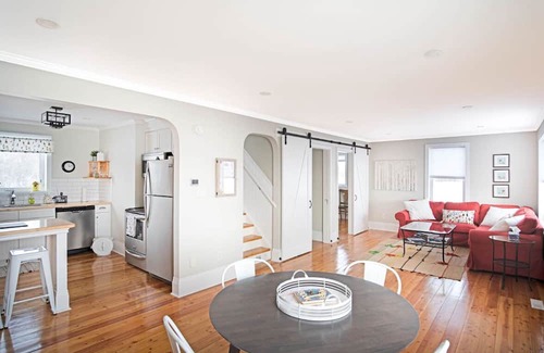 Niverville Casa | Marigold Cottage, a stunning prairie getaway in the beautiful Red River Valley.
