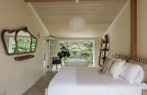 Val Morin Chalet De Esquí | Luxury Chalet in luarentides with Beautiful Views | HotTub | Sauna | Steam Room