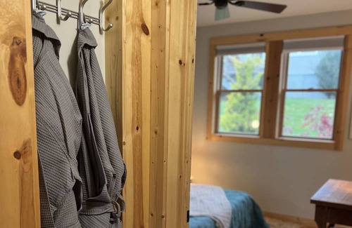 Mars Hill Casa | Tiny Home in Mars Hill with outdoor sauna , 15 min from downtown Asheville