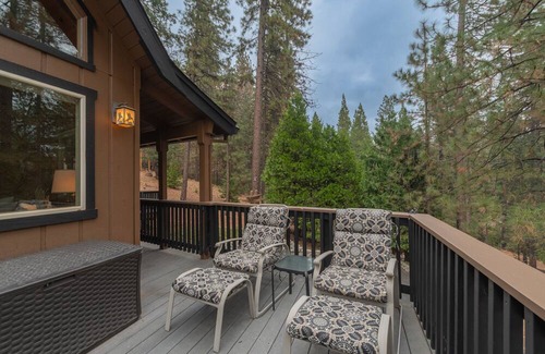 Glencoe Cabina | Country Club Chalet- Free Lake Access, EV Charger
