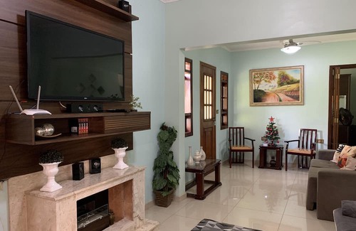 Salto Cabaña | Linda Casa de Campo de Estrutura Urbana e Todo Conforto Para Toda Familia e Pets