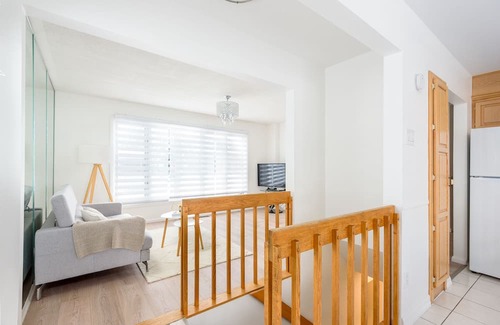 Brossard Casa | Our charming house offers an unparalleled experience