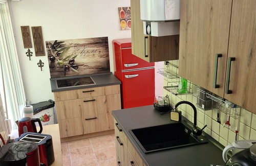 Aer Casa | Vacation Home "Casa Vista Monte Gardasee" with Mountain View, Shared Heated Pool & Wi-Fi