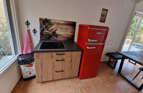 Aer Casa | Vacation Home "Casa Vista Monte Gardasee" with Mountain View, Shared Heated Pool & Wi-Fi