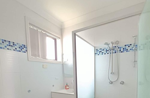 Guildford Casa | Master Bedroom | Walk-in wardrobe | Balcony