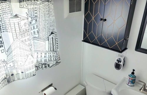 Colorado City Apartamento | Modern Tiny Home with Hot Tub