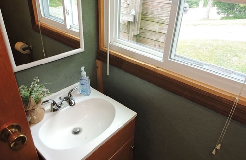 Malaga Cabina | Gotta Getaway Cabin 2 full beds with queen sleeper sofa