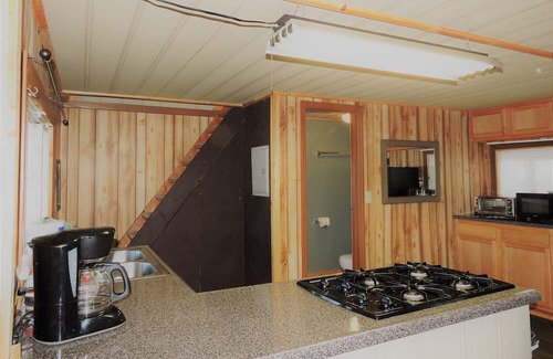 Malaga Cabina | Gotta Getaway Cabin 2 full beds with queen sleeper sofa