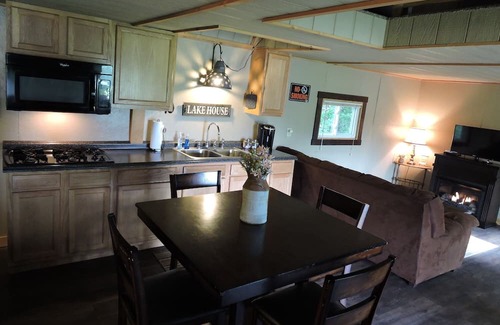 Malaga Cabina | Peace of Mind Cabin at Sparkman Lake