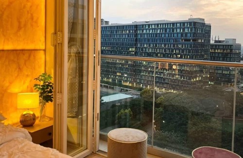 Bengaluru Cabina | Lounge Fly By Jade
