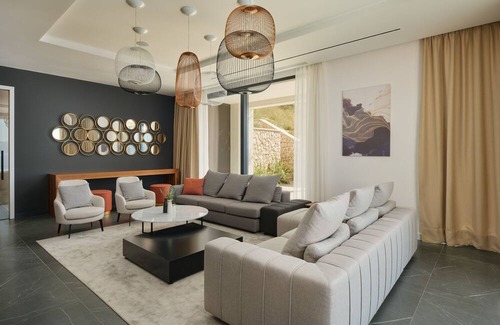 Mimice Villa | Luxury Villa Mirabel mit 8 En-suite Schlafzimmern, Indoor und Outdoor Pool