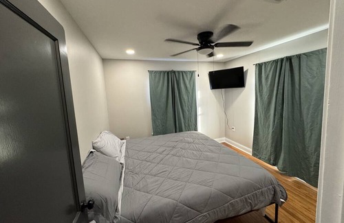 Westlake Casa | Modern 3 bed 2 bath