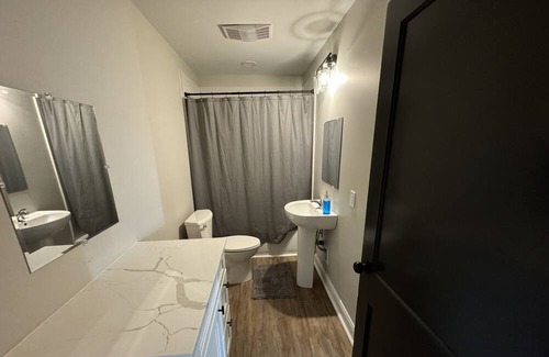 Westlake Casa | Modern 3 bed 2 bath