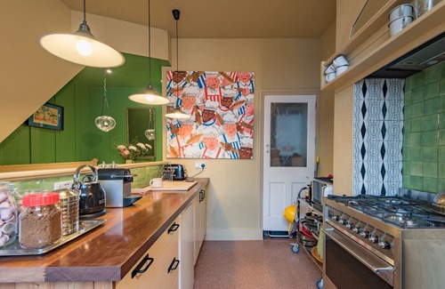 Folkestone Casa | Lovely end of terrace holiday home with a wonderful, quirky vibe, blending art deco with mid-century