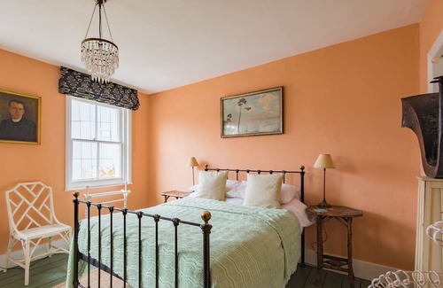 Folkestone Casa | Lovely end of terrace holiday home with a wonderful, quirky vibe, blending art deco with mid-century