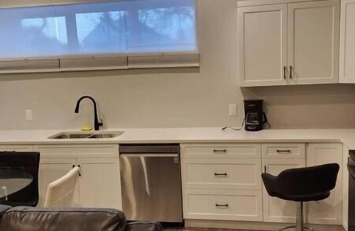 Winnipeg Apartamento | Chesskings Suites - 2 Bedroom Lariviere Street