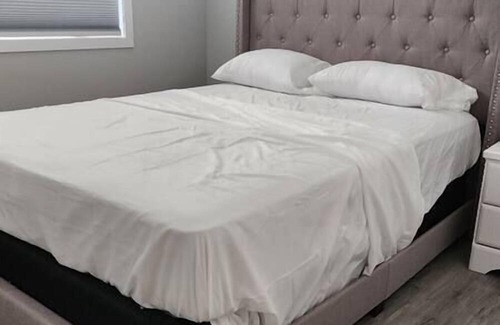 Winnipeg Apartamento | Chesskings Suites - 2 Bedroom Lariviere Street