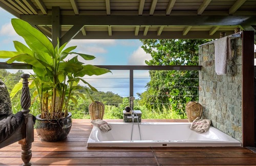 Pointe-Noire Cabina | TropicAngel Ecolodge