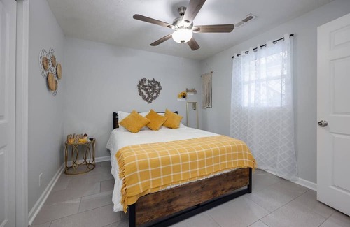 Maplewood Heights Casa | Plush in Nash | TVs in All Rooms | Broadway Fun!