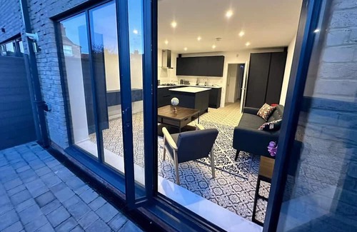 East Ham South Casa | Immaculate 4-Bed House near City Airport