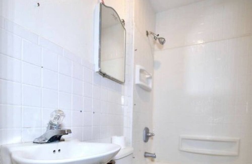 Goshen Casa | Prime location